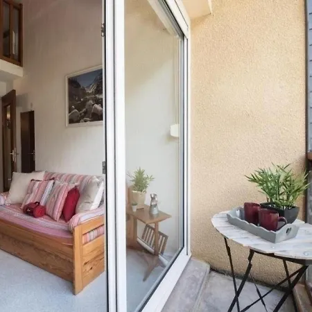 Duplex Ensoleille Pour 6 Personnes Avec Balcon Et Parking A Saint-lary Village - Fr-1-296-188